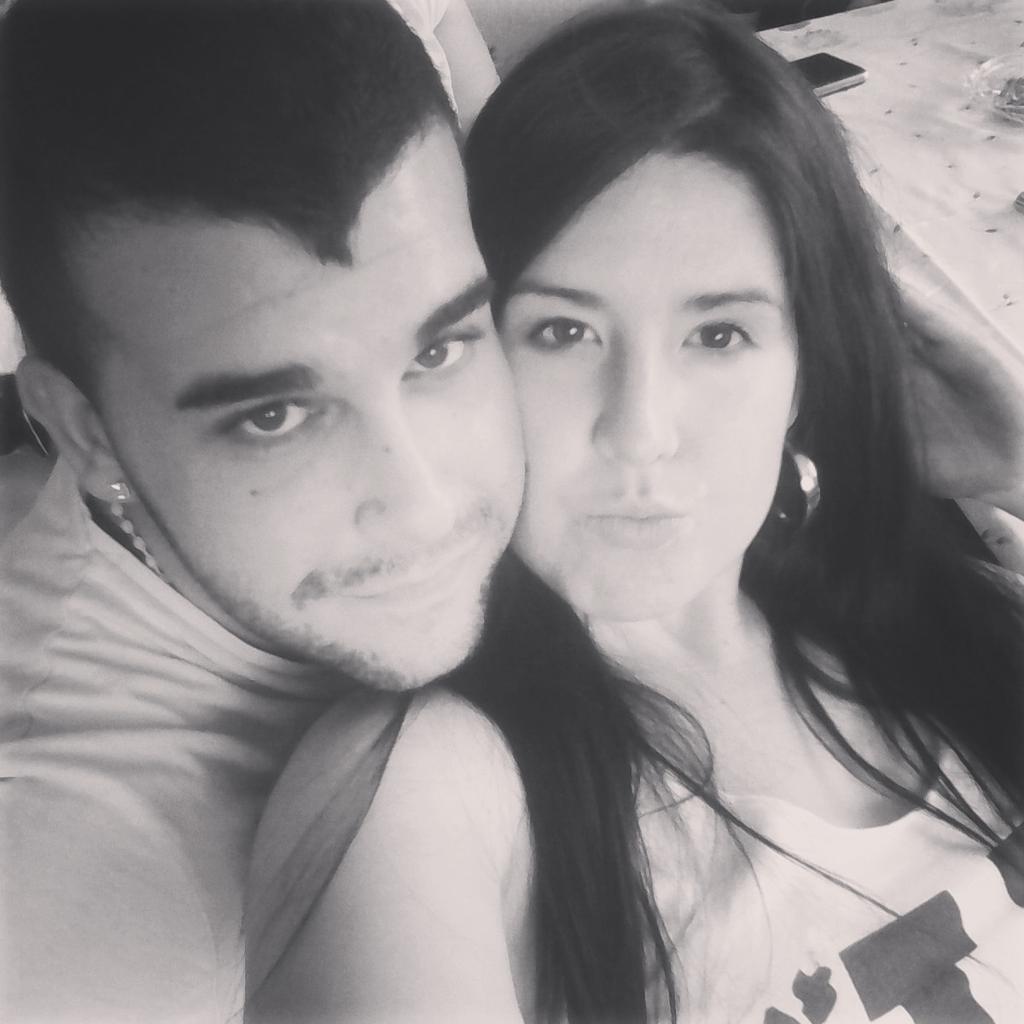 amandiika94's tweet photo. Pasando el día con mi feo 😘 http://t.co/7tdygMKTj8