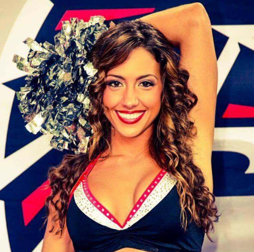 Bethany_GOLD's tweet photo. My Rookie year was unforgettable #DreamTeam2013 #Ateam #iheartAFC #FlashbackFriday  #tgif http://t.co/nFaN3bIv9U