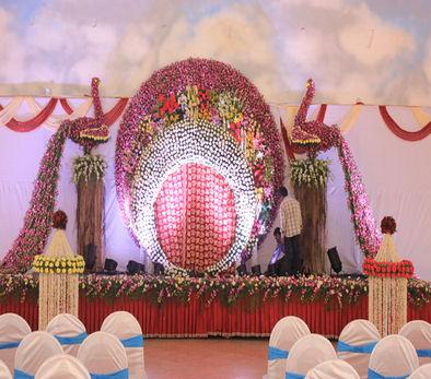 hitchedcoin's tweet photo. Search for your dream wedding venue by area and style! http://t.co/gePSabn0n7 http://t.co/PUTg8uviiD