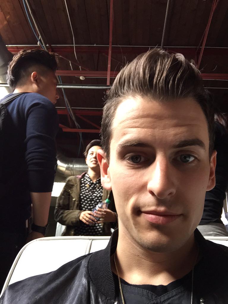 Mike_tompkins's tweet photo. Press day with famous youtubers - what's up @davidchoimusic @kinagrannis ?? Haha😄 http://t.co/YnUgHymcFR