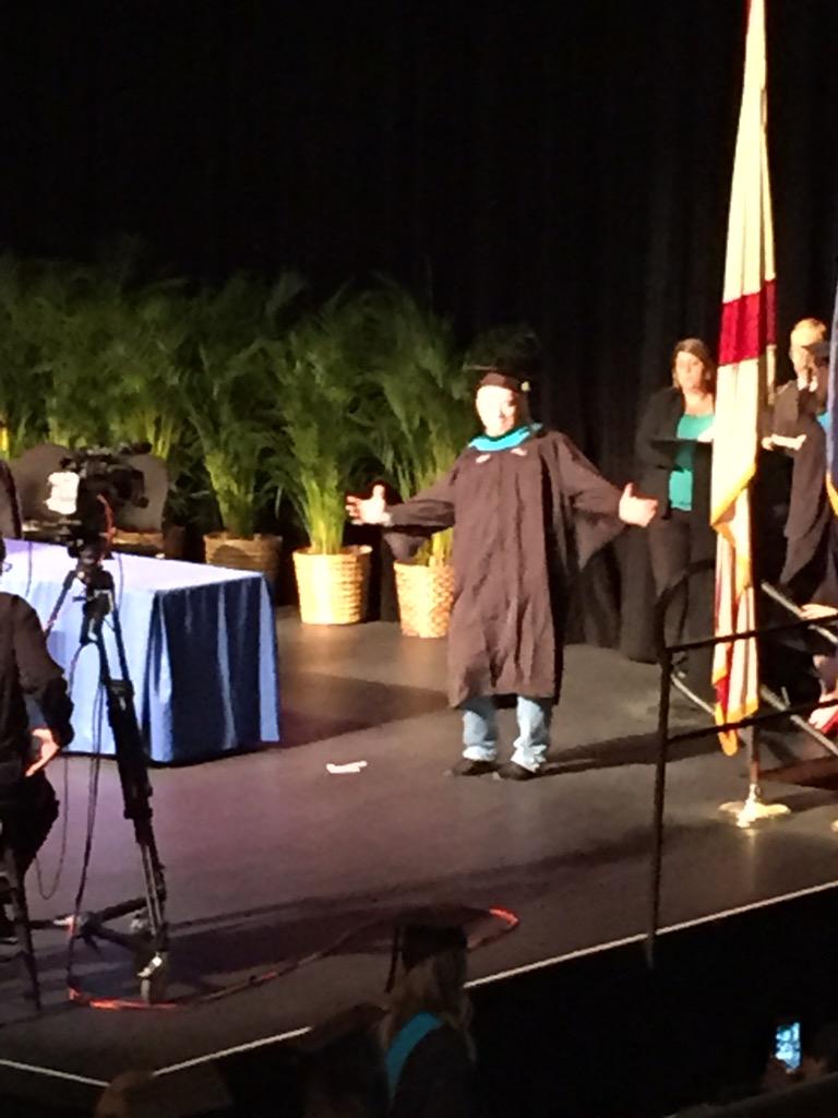kellygriffith93's tweet photo. My dad wore jeans and cowboy boots to graduate from FAU masters of public administration lol #congratspops #GoOwls http://t.co/Fi3QifnYzz