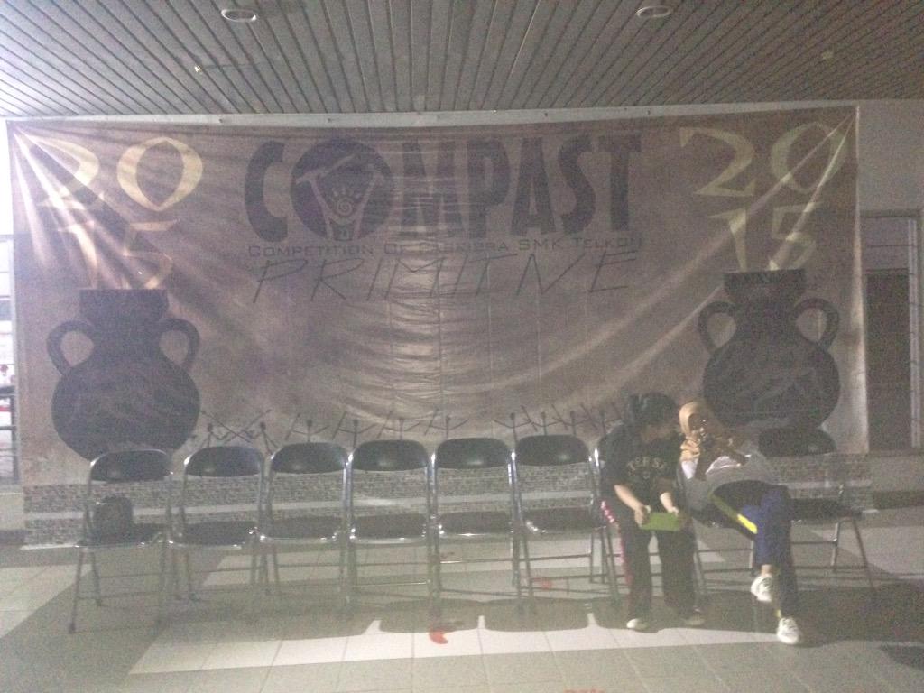 Fotobooth sudah selesai, mari kita kerjakan yang lain *Semangat* #Compast2015