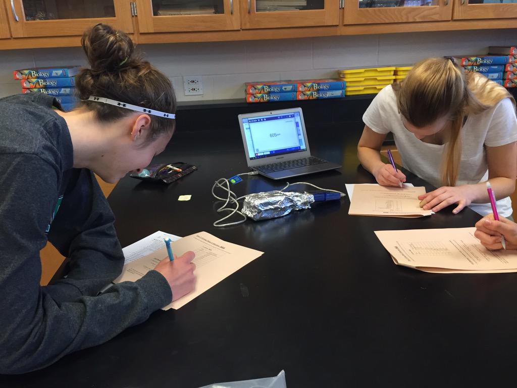 ProsiseBio's tweet photo. Krumpack's Bio class using CO2 sensors on Chromebooks! #VHHSDLS http://t.co/mSkNGmHbmC