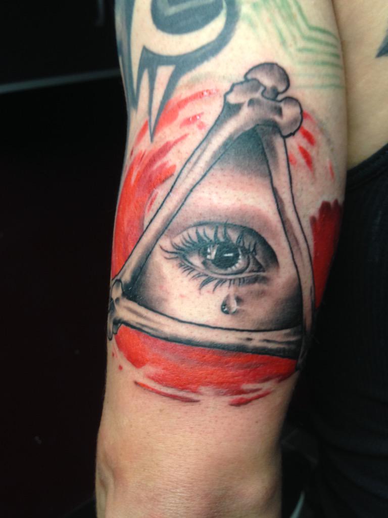 BGrayze's tweet photo. I do #tattoos and #stuff  #deadpass #beardedbastards #inkslanger #tattooartist #illuminati #eye #eyeball #teardrop http://t.co/AVi3tCq3eR