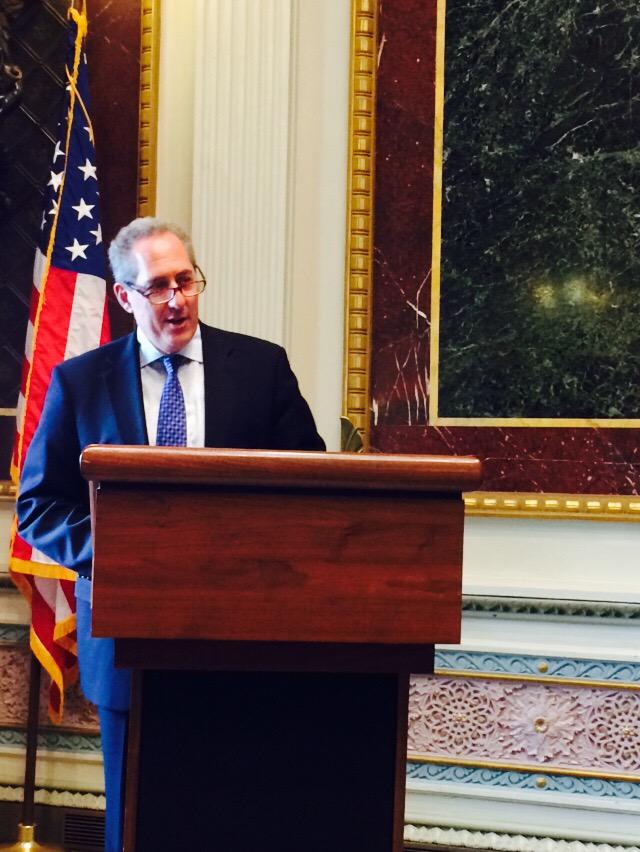 cwessel's tweet photo. Ambassador Michael Froman, US Trade Representative, addresses the Oregon business delegation visiting the Capitol. http://t.co/pupcKezIhS