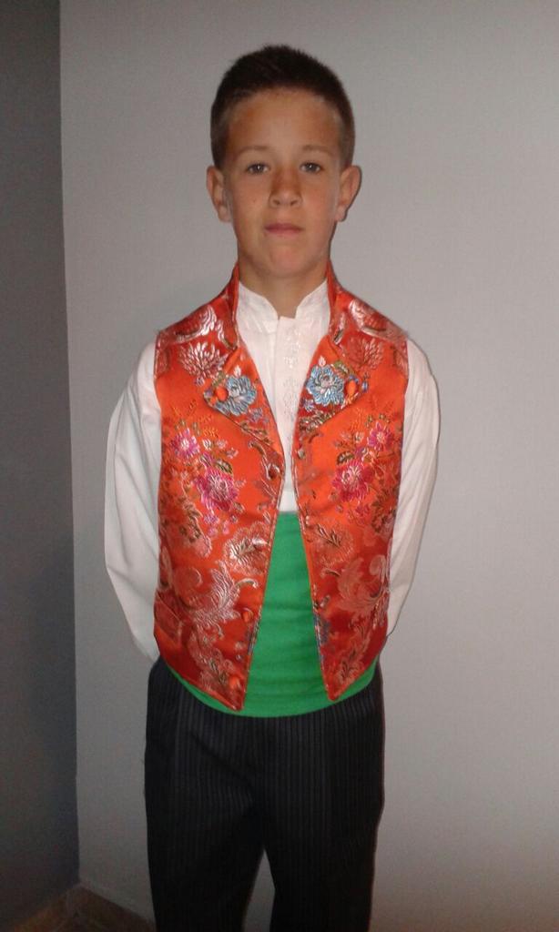 FallaFiliberto's tweet image. Anit en la reunio va ser nomenat nostre president infantil x l'exercici 2015-16 Xiquet Alejandro Montoya i Sanchez