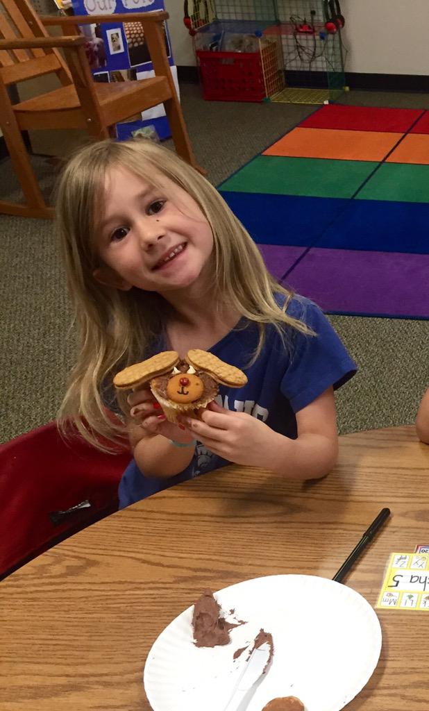 GACKOsborne's tweet photo. Puppy cupcakes #kindergarten cafe #pet week #gacelem #GACK5Osborne http://t.co/qKD0MXvEKn