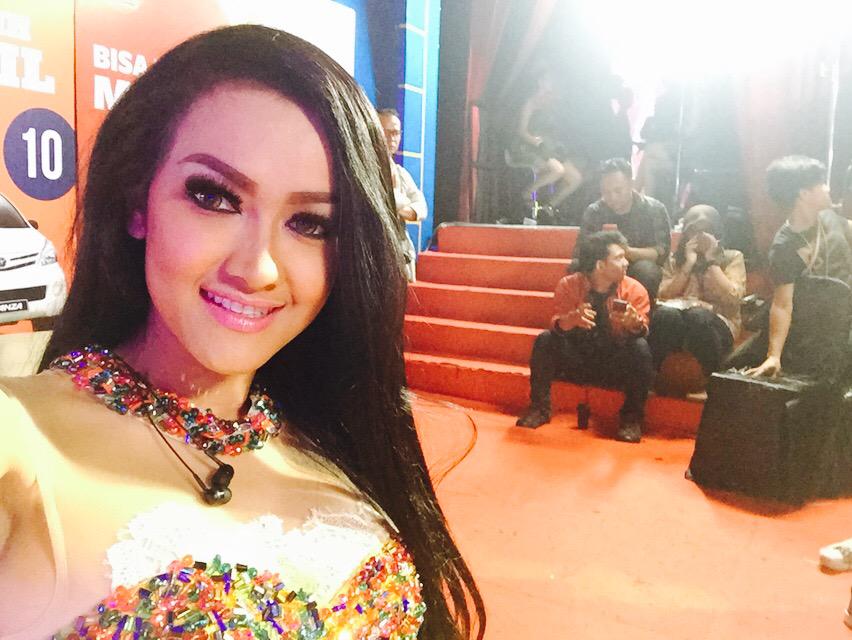 juliaperrez's tweet photo. Ayooo semangat 😍😍😍😍😍 @KDIOffc_MNCTV http://t.co/0K2WIGZUE5