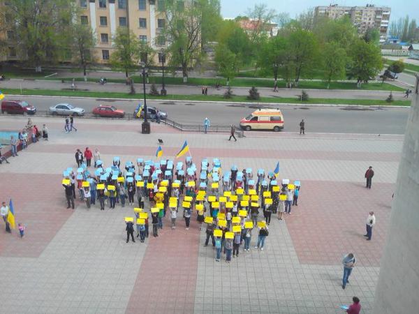 В центр Луганска вошла колонна танков, - активист - Цензор.НЕТ 8970