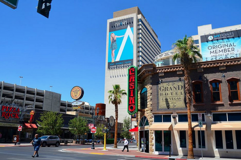 downtown3rd's tweet photo. You can't lose! Starting today, get a grand from The Grand: http://t.co/TSDXjSb0QM #Vegas #DTLV http://t.co/GXHhaUxRua