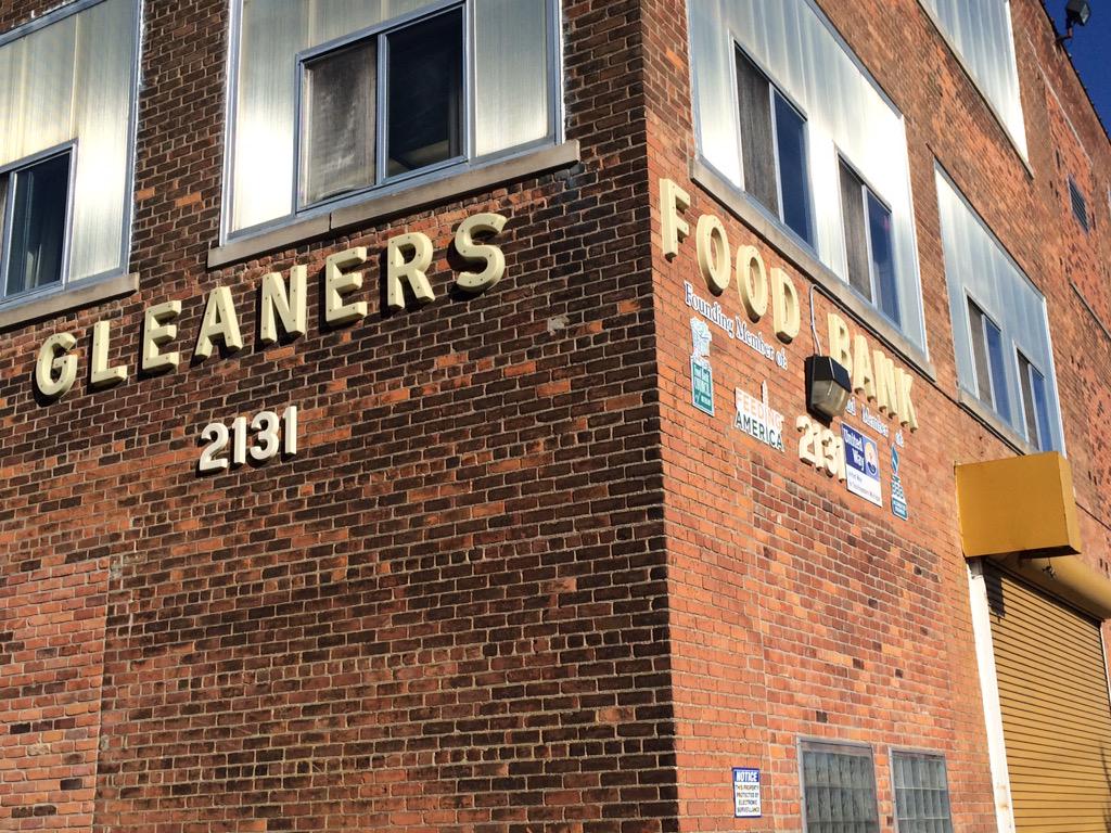 JGuidoux's tweet image. Target team helping out @Gleaners in Detroit! #R100DayofService
