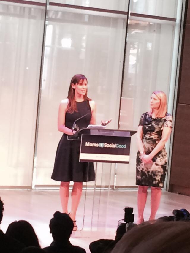 ElyseBurack's tweet photo. @boxedwholesale supporting moms everywhere #globalmoms http://t.co/CW5zKYsMzi