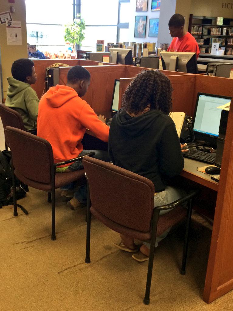LibrarySVHS's tweet photo. Projects, papers, and tests, oh my! We are all working hard in the library this morning! #jefcoed @michelleLjefco http://t.co/zBlsmHdSn5