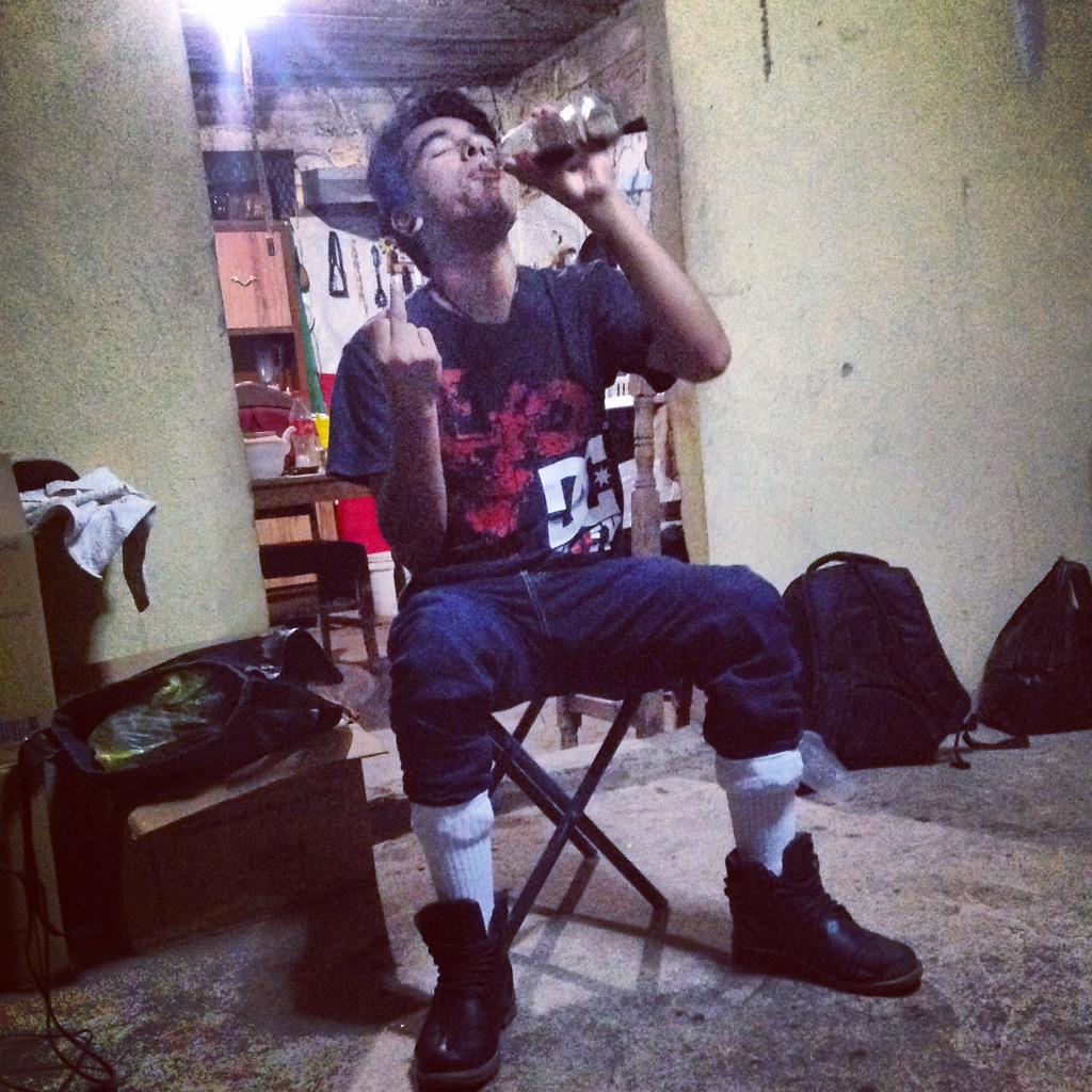 jonadeaths's tweet image. Pos así nomas