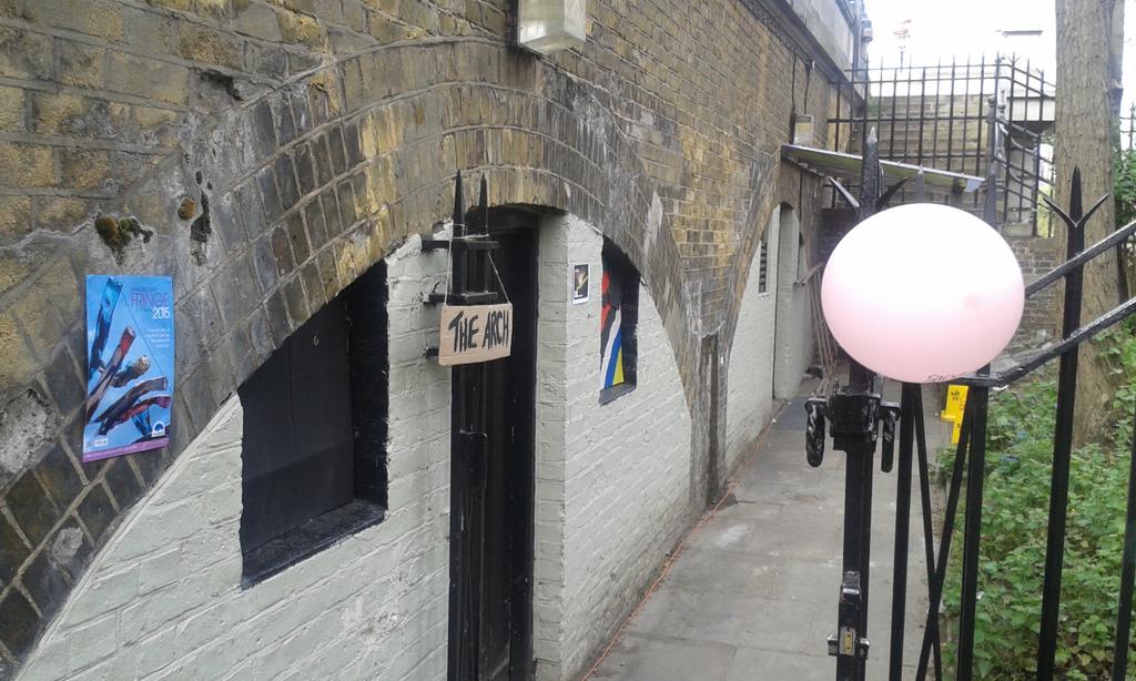 SwWhTheatre's tweet image. All set for our first night. It&apos;s a sellout! :) @wworthfringe #WAFchat @StMarysPutney #SENSES #OpeningNight