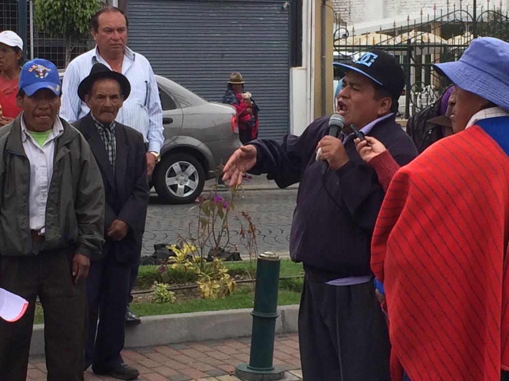 29_canal's tweet photo. Marchas 1ero de Mayo día del trabajo Riobamba l http://t.co/i9ApZXH40r
