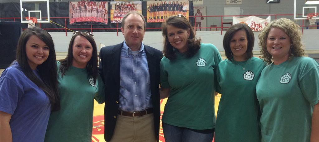 EESPrincipal's tweet photo. Thanks to #GoodHopeMS for inviting us to meet #WattKey, author of #AlabamaMoon. @DrCraigRoss @drdgriffeth #author http://t.co/dwtoOPqohg