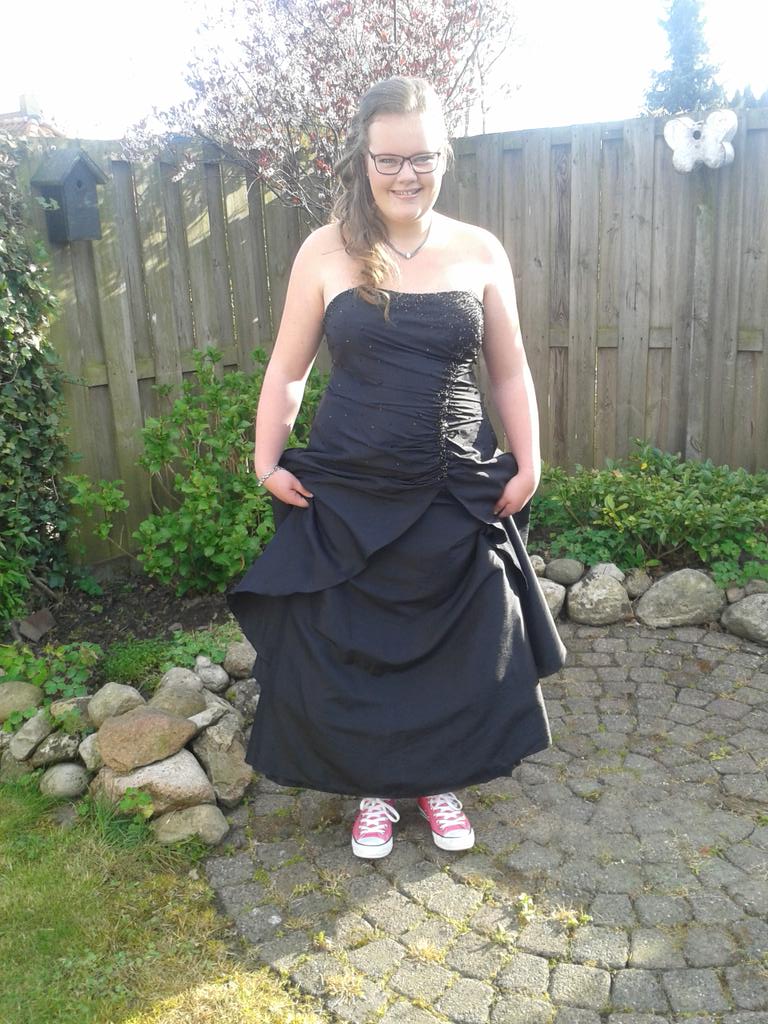 SchureTer's tweet photo. Gisteravond gala van Mandy gehad met super mooie schoenen eronder! http://t.co/3UDVyuKxGT