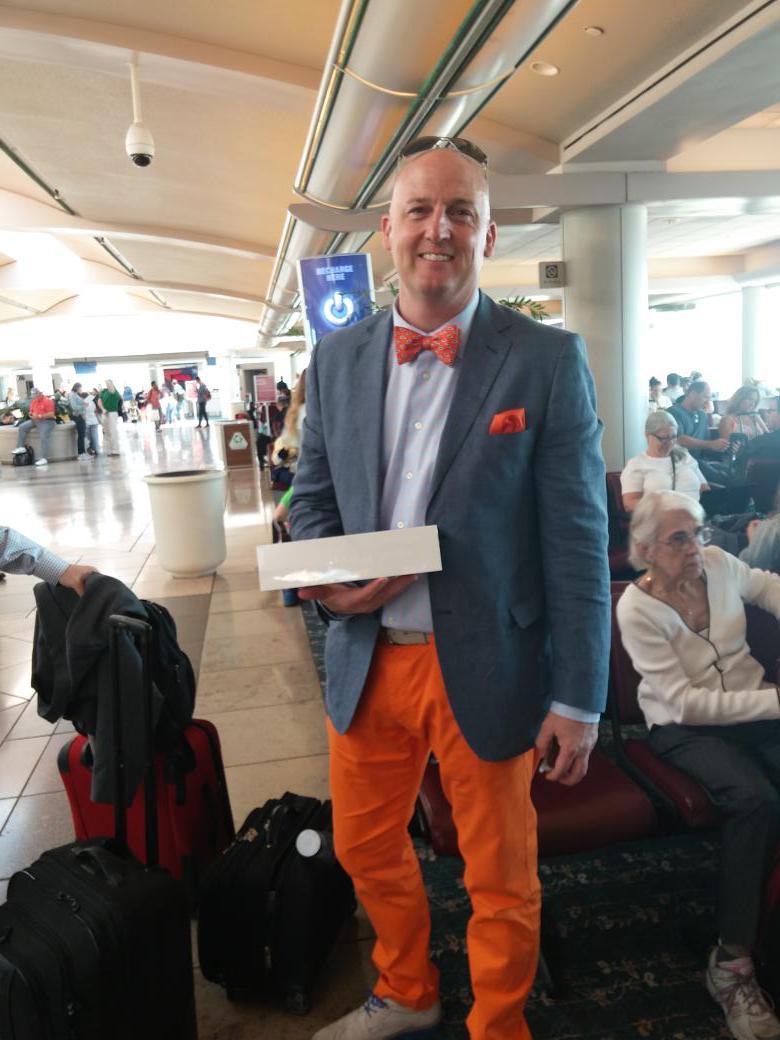 DaveMichels's tweet photo. Best dressed at #shoretelone earned an Apple Watch. Congrats to @gasmonkey07 @windstream http://t.co/T9c26MQcCy