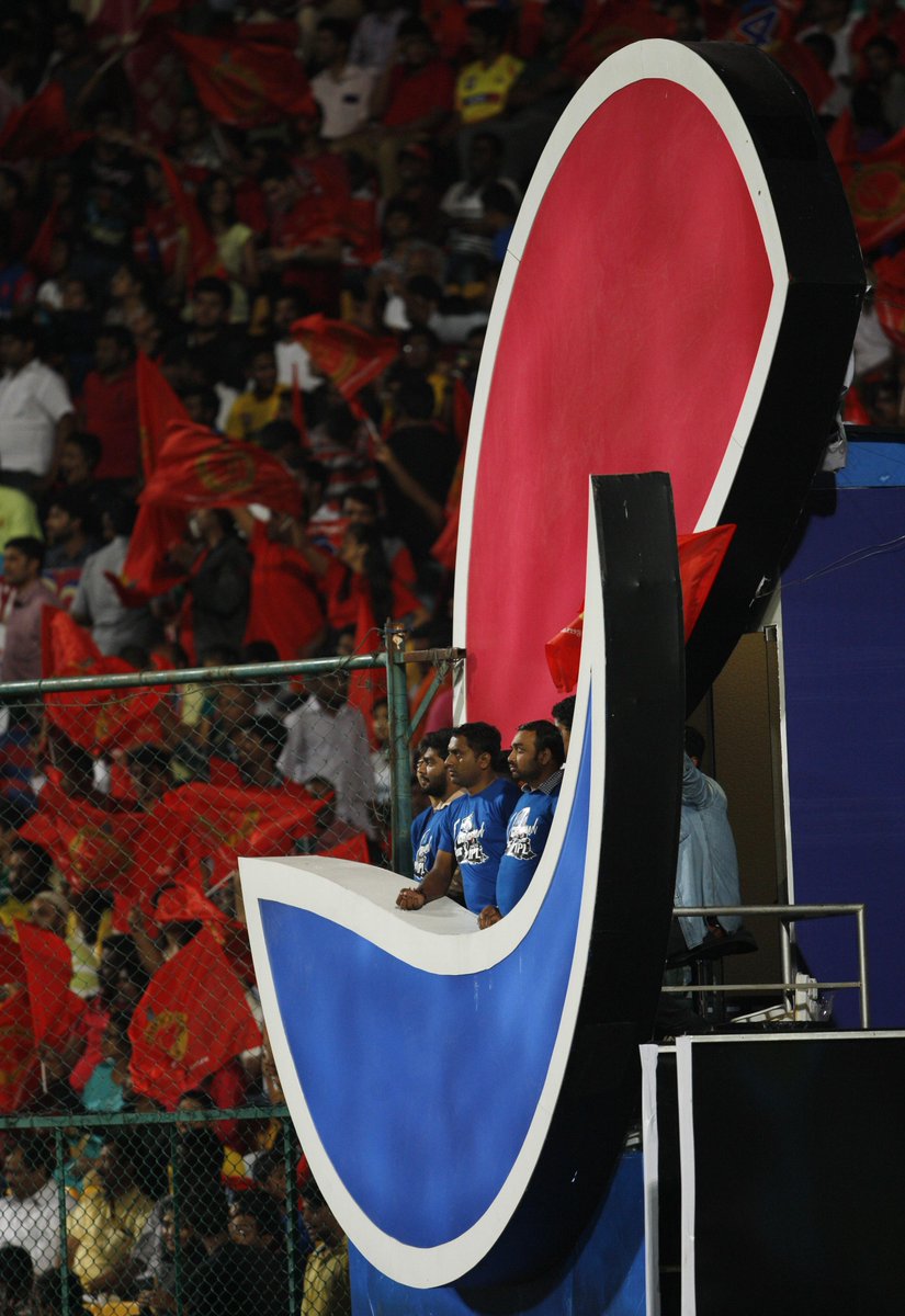 PepsiCoJOBS's tweet photo. The best seat in the stadium is the #PepsiVIPBox at the IPL. Now that's royal treatment #LiveItAbhi #Intern ^sr http://t.co/oKno0COQfx