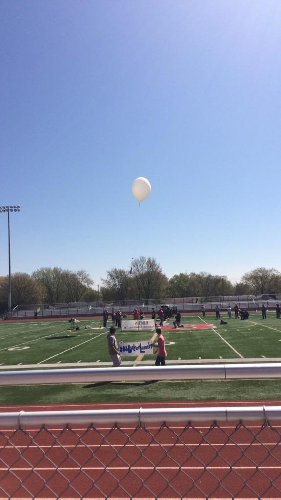 dreaminb0utme's tweet photo. #BBBalloonLaunch #ForScience http://t.co/YuhYODlwqe