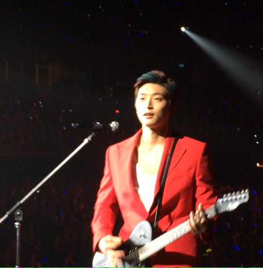Yningnong's tweet photo. เด็กยักษ์อุ่น ผู้ซึ่งมาอ้อยให้ฉันตกหลุมรัก แล้��ก็ทิ้งฉันไป Happy Birthday นะที่รัก #2AMForever #HappyjinwoonDay http://t.co/Kx6nJmbZUI