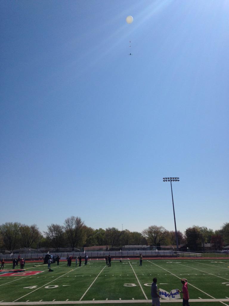 katefeaster's tweet photo. When earth & space comes in handy.. #bbballoonlaunch @Mr_T_Swafford http://t.co/sQ8cZQENIY