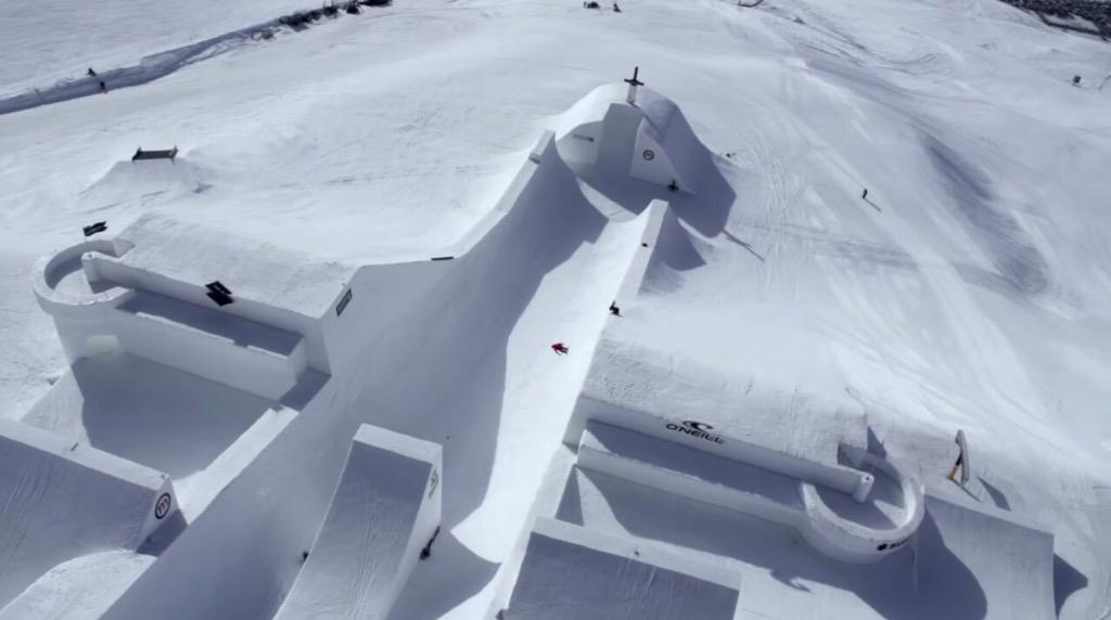 SnowboardOnly's tweet photo. Suzuki Nine Knights😍😍 http://t.co/5OJ5fltd3m