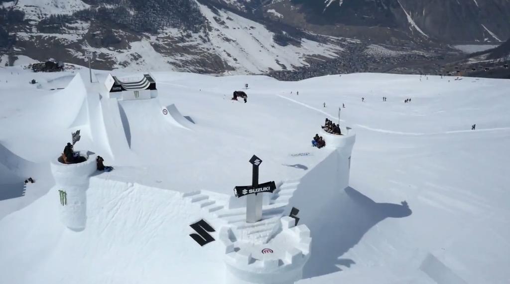 SnowboardOnly's tweet photo. Suzuki Nine Knights😍😍 http://t.co/5OJ5fltd3m