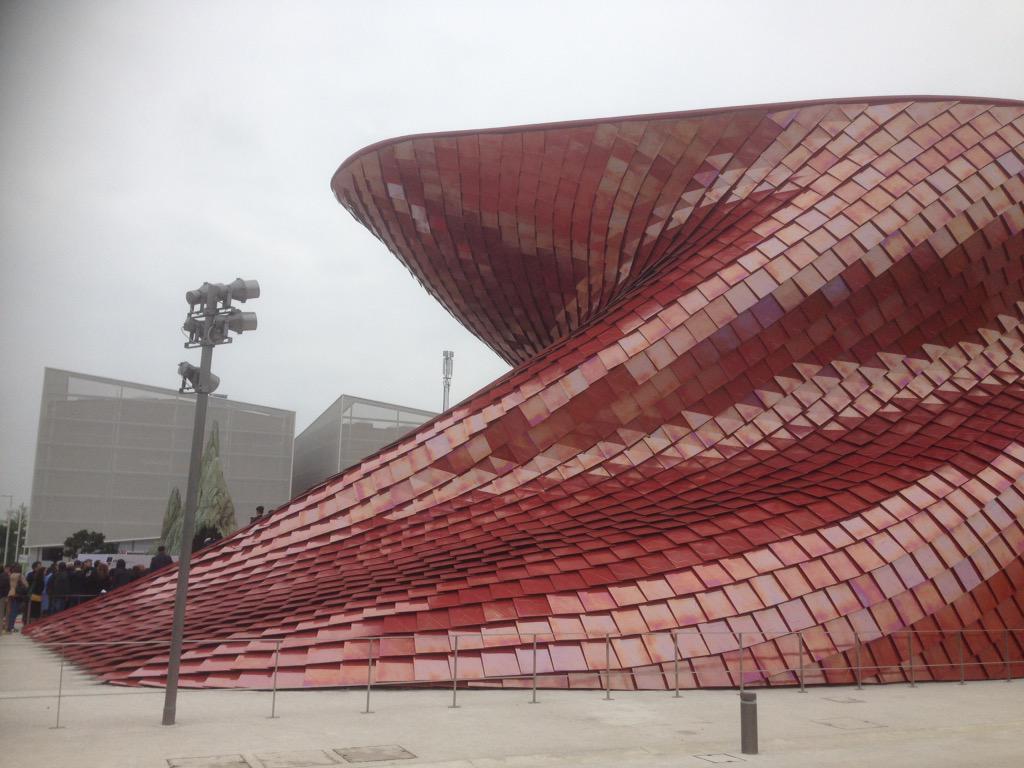 RoryOlcayto's tweet photo. Daniel libeskind's pavilion for Vanke, the worlds largest real estate company #Milan expo @ArchitectsJrnal http://t.co/Dpq8d9xNIt