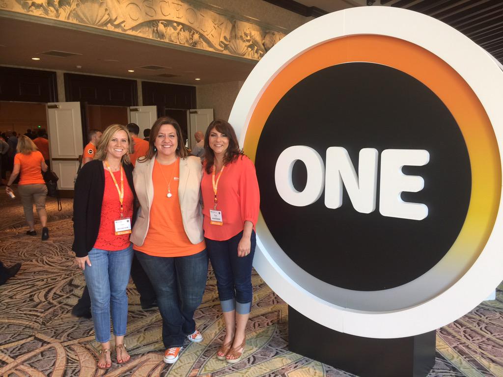 StaciStagg's tweet photo. Good morning, Charlie. #chucksangels #serviceproviderteam #shoretelone #orangecrush2k15 http://t.co/gGMb926yVY