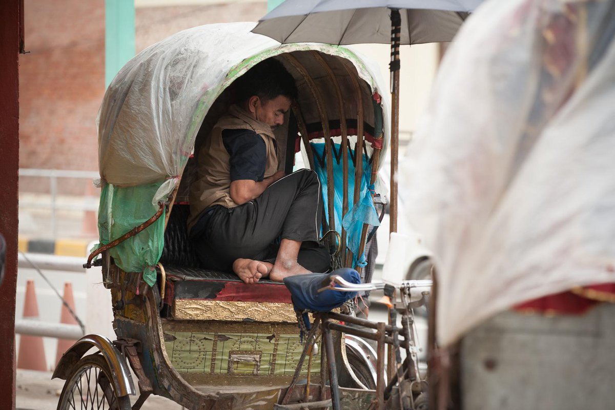No roof over my head: #Nepal’is sleep anywhere they can to avoid walls that collapse w #NepalQuake aftershocks #CBC