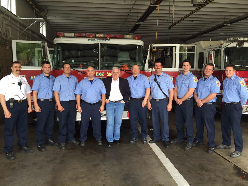 GovLarryHogan's tweet photo. This morning I visited the 3rd Battalion Engine Co 8 on Lafayette Ave to thank firefighters there for their service http://t.co/gKImPmSV5Y