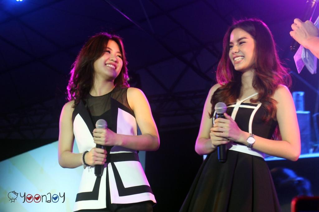 gracets11bth's tweet photo. #หญิงเกรซ @LinpitaYing @grace_kwl งานที่โคราชวันนี้ 💕
Cr. yoonaoy 🙏 
#gracethestar11 #คนเจ้าชู้ #ไม่ใช่ก็คือไม่รัก http://t.co/XmY1Yrv0cR