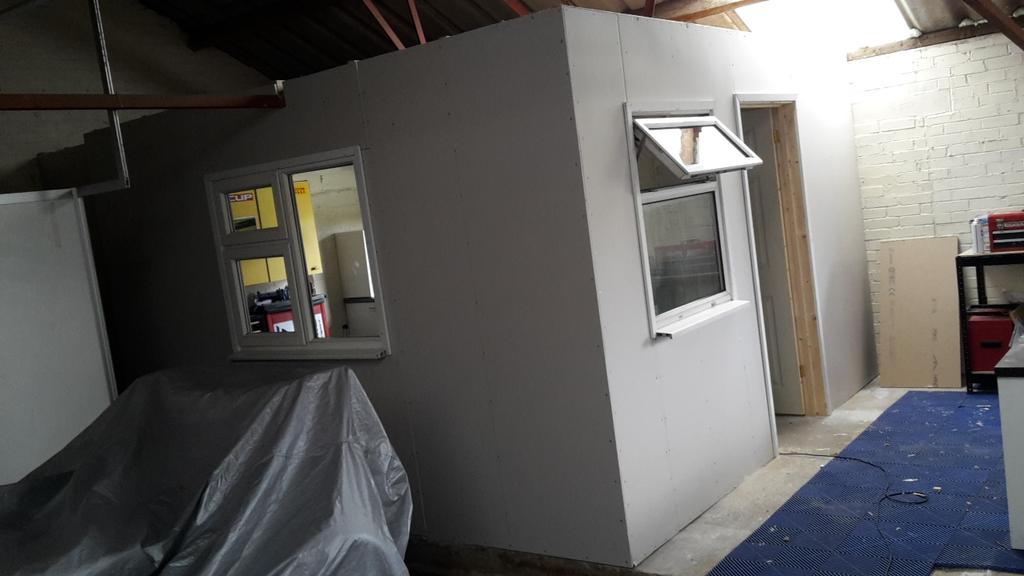 EnigmaMsport's tweet photo. We finally have a completed office at Enigma HQ!! Not bad for 2 days work http://t.co/p3FmXGARmA