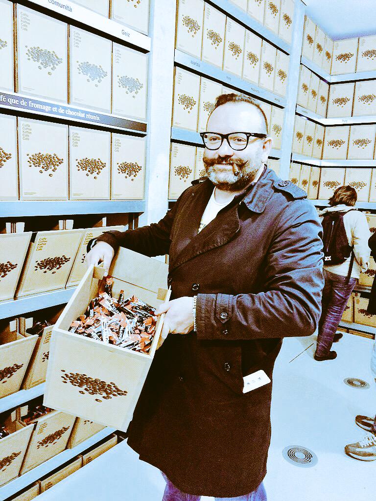LiscaLisca's tweet photo. #Expo2015 Consigli per #expolook n.5 portate una borsa di tela dove mettere cibo acquistato e non #SwissPavilion #eco http://t.co/9J9xRLAOLi