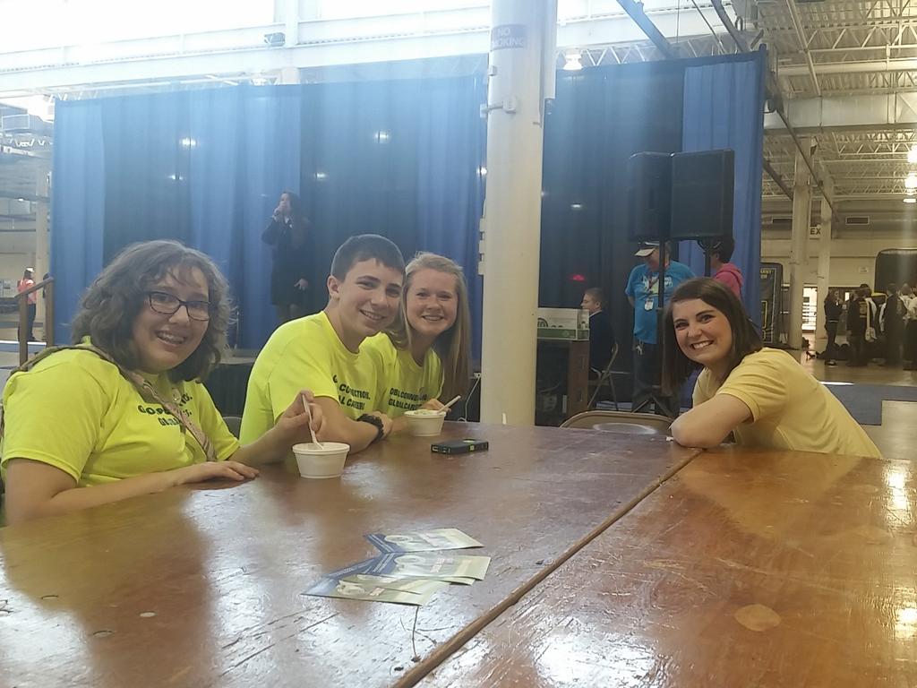 mbates_GISA's tweet photo. Gisa making new connections!! @KMcCoy_GISA @amyers_GISA @dspeas_GISA http://t.co/H4ZkSWXdPq