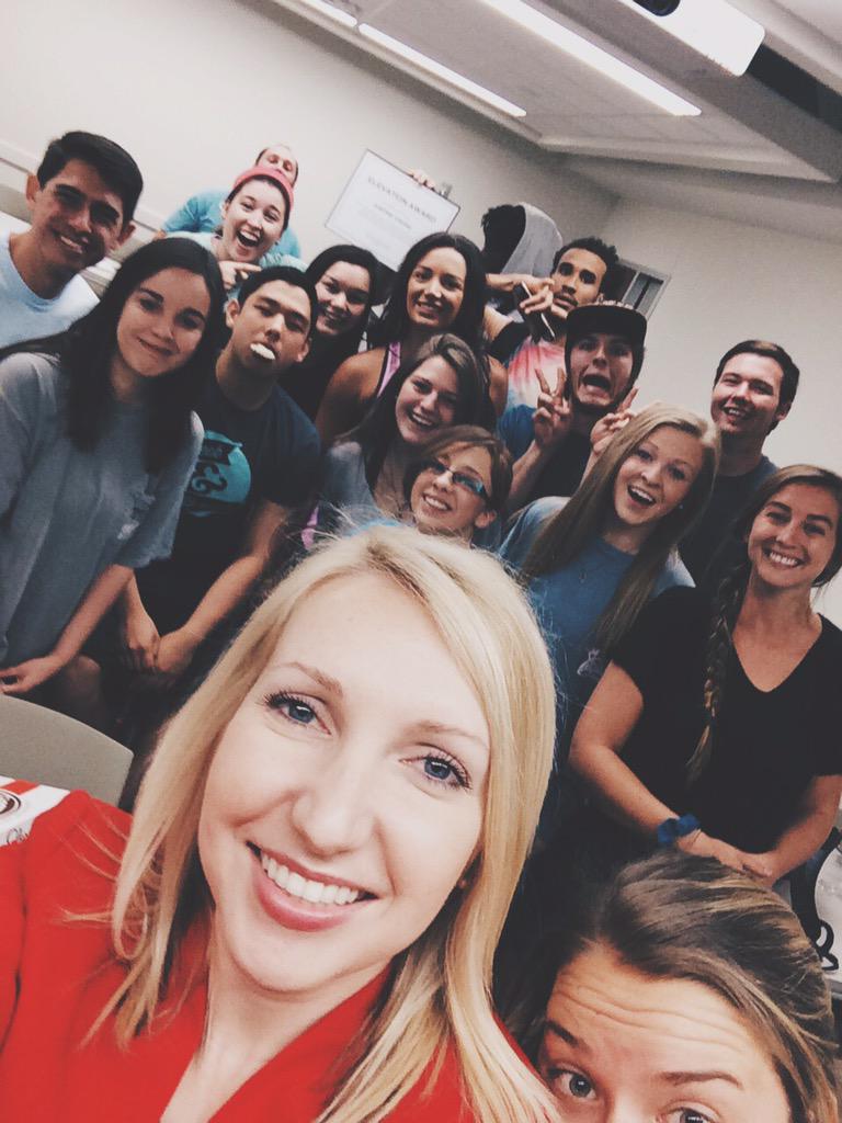 jane_damron's tweet image. It&apos;s tradition: Last-day-of-class group selfie with #css3311 #interpersonalcomm at 9:05. Great semester, everyone!!!!
