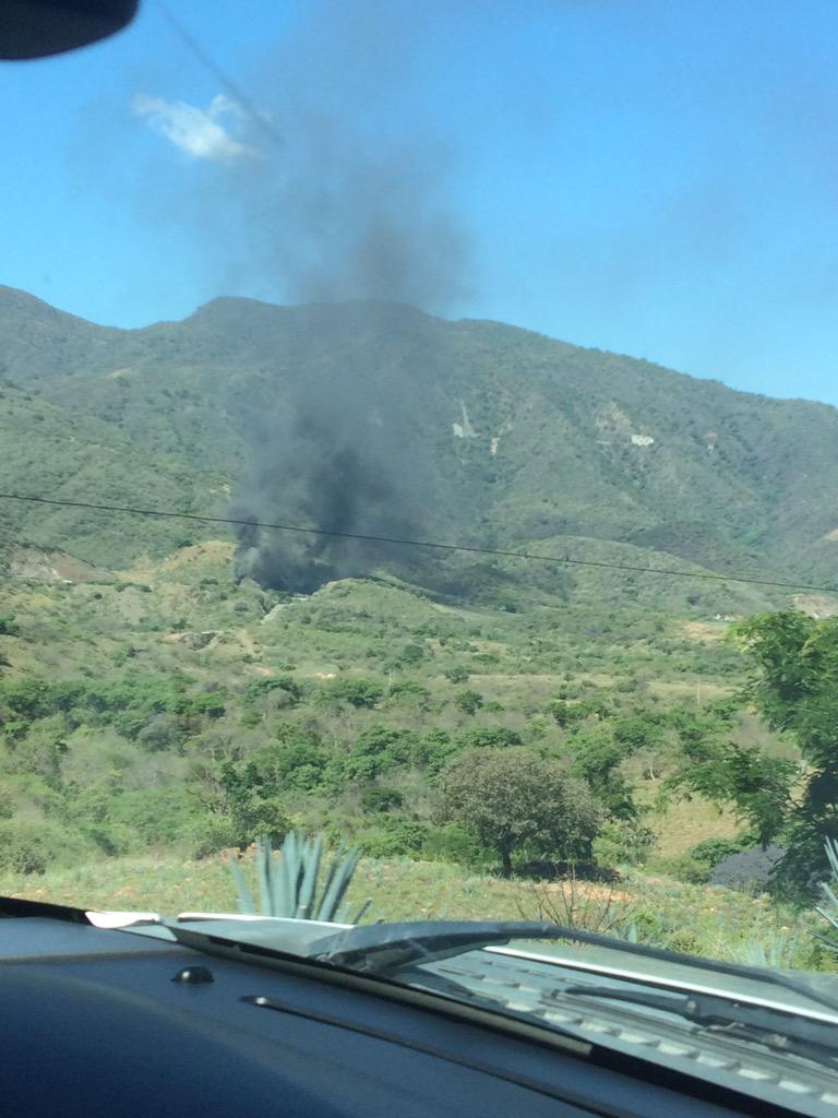 AraGarnaj's tweet photo. @Trafico_ZMG 3 bloqueos pasando 1er caseta a Tepic http://t.co/bh5fpkYyWG