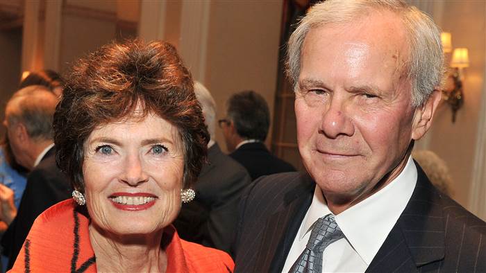 TODAYshow's tweet photo. .@TomBrokaw: Cancer has 'deepened my awe' of my wife http://t.co/3GSWtoFUpe http://t.co/LjJcIEk0CD