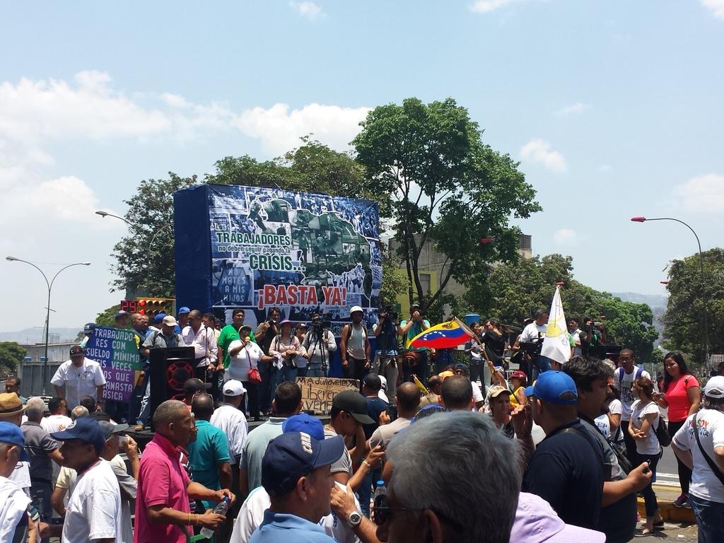 1/5/2015 12:02PM #FVE #SiSePuede #Venezuela  #1deMayo
