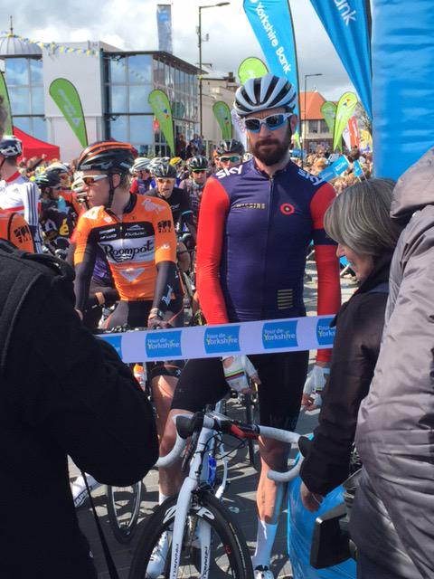 OfficialWIGGINS's tweet photo. Great first day in the #TdY. Support for #WIGGINS was incredible. #Wigglets http://t.co/nrr0zcokOS