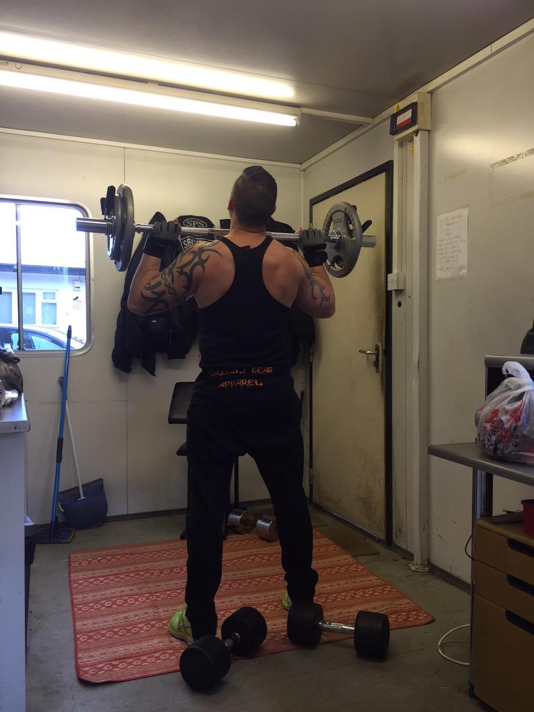BFittness's tweet photo. #bicepcurls #arms #ArmDay #gym #Gym_Motivation #Fitness #fitfam #bodybuilding #crossfit #trainingatwork #Essex http://t.co/hdBK7Sjxdf