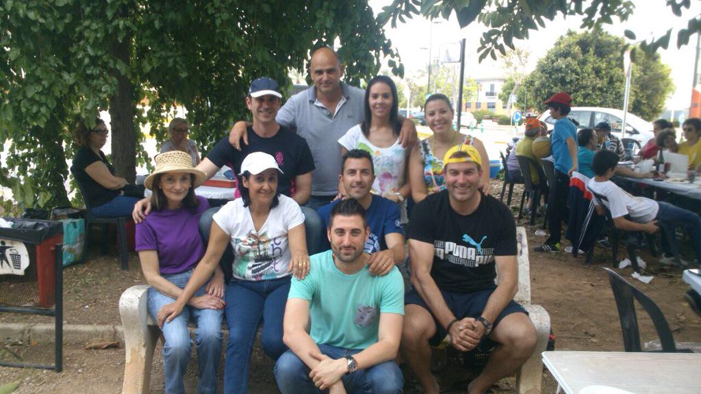 PopularsReal's tweet photo. Dia de paelles, dia de fer poble #RealdeGandia @martinezvinarta @AndresAsco @joan__ramirez http://t.co/4LYkCGXKZG