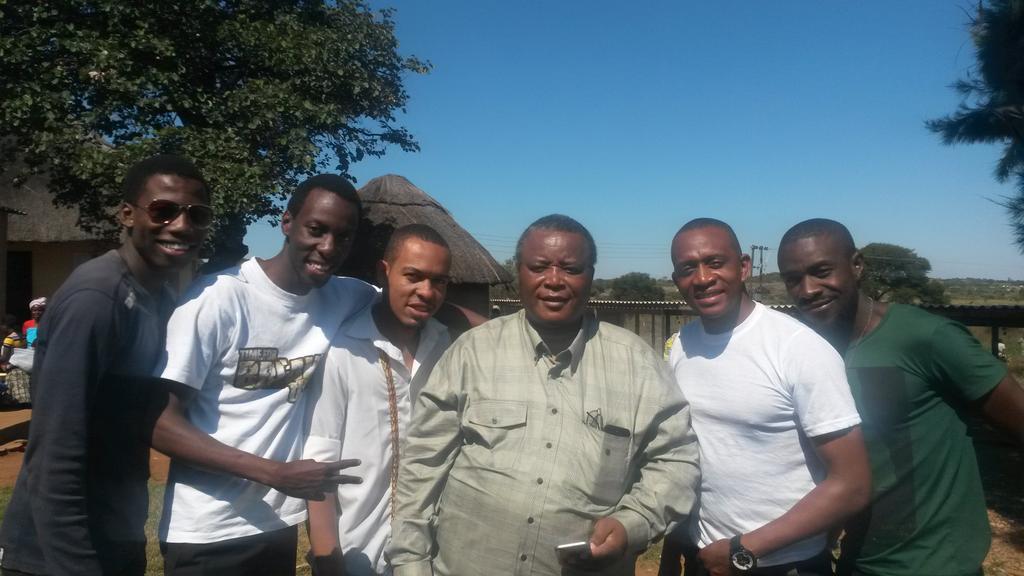 SoftTc's tweet photo. Wht an honor, the prof A wutawunashe and family voices Zimbabwe http://t.co/ZzqiePEbYH
