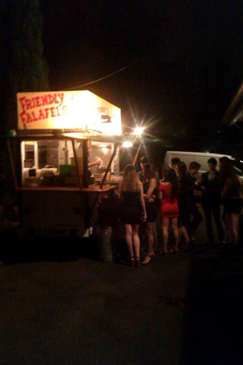 FriendlyFalafel's tweet photo. Hey, catered for an 18th birthday in Hampstead last saturday to the delight of  great guests,security and bar staff ! http://t.co/vYTWw3nXyH