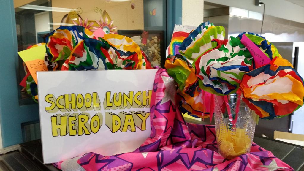 sdridn74's tweet photo. School Lunch Hero Day!!!! Thanks for the wonderful Flowers,cards and posters. #EESwiseowls #RSSKidseat http://t.co/jo146ojgSw