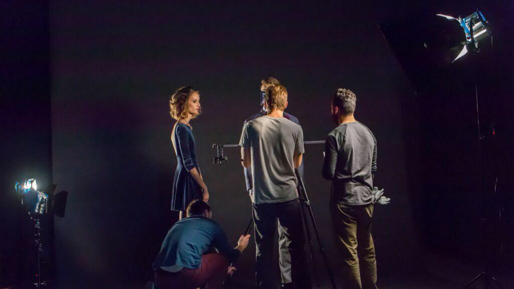 TwoGentsDigital's tweet photo. BTS shots from the "Get [Un]Dressed" shoot. @FordModels_Chi  @dgcustomsuits . Photo credit: @OrenAPhoto http://t.co/DJS5UfyFlB