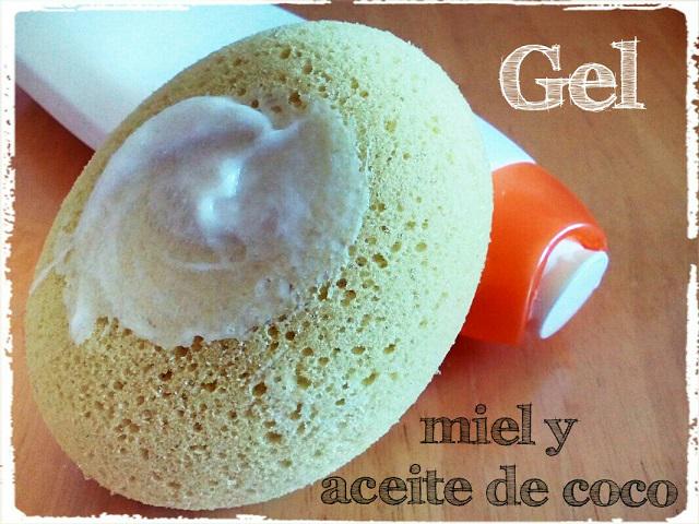 trucosnaturales's tweet photo. Receta de #gelcorporal que os dejará la piel estupenda. #aceitedecoco #cosmeticanatural #miel http://t.co/pgXSya2zyi http://t.co/oBPZfhMEHe