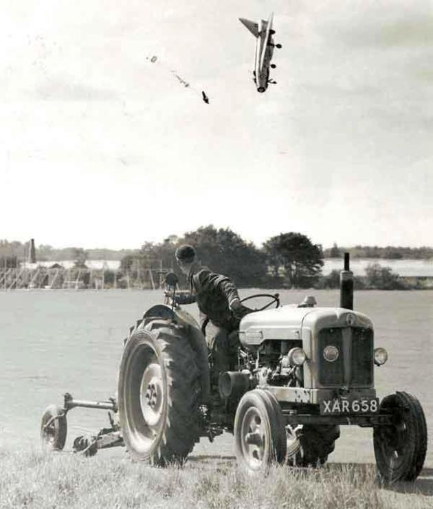 VeryOldPics's tweet photo. F1 pilot ejects at extremely low altitude. The pilot survived with multiple fractures. 1962. http://t.co/mZHbw2VYQ3